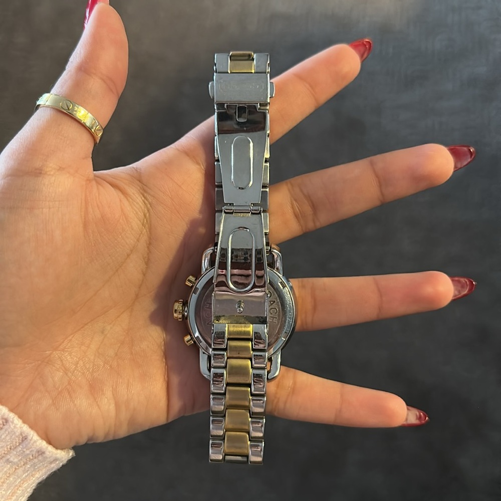 Coach Watch - Picture 4 of 4